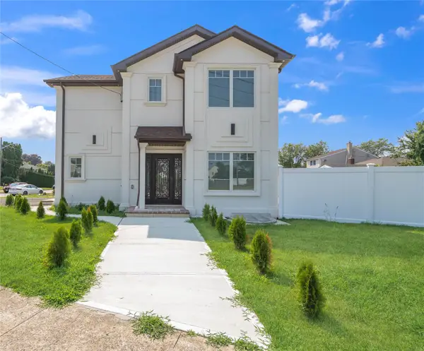 10 Locust Street, Hicksville, NY 11801