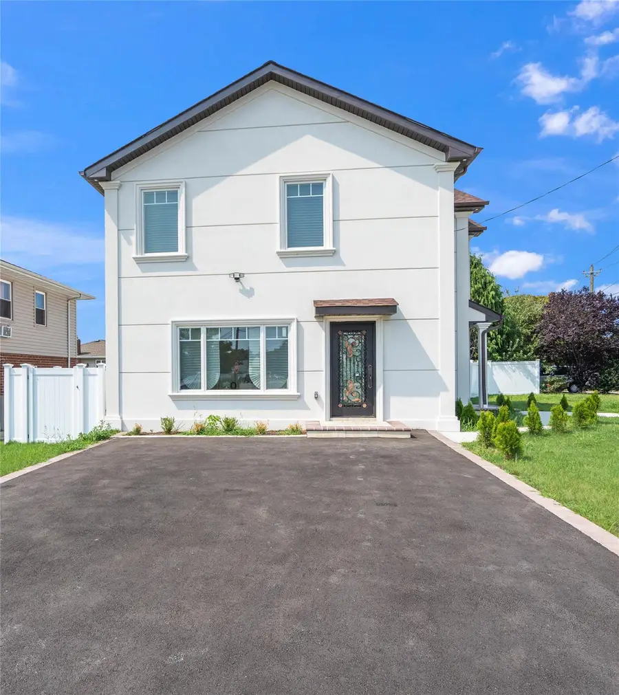 10 Locust Street, Hicksville, NY 11801 - Image #3