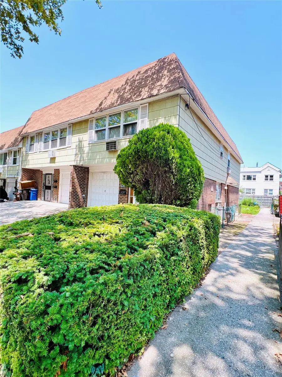 240-29 68th Avenue #14, Douglaston, NY 11362 - Image #2