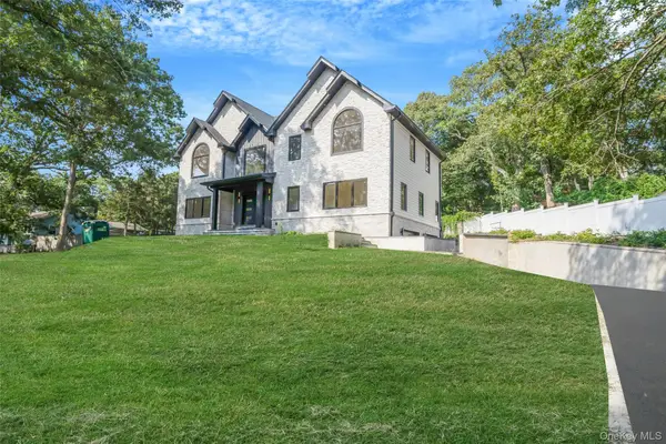 628 Meadow Road, Smithtown, NY 11754