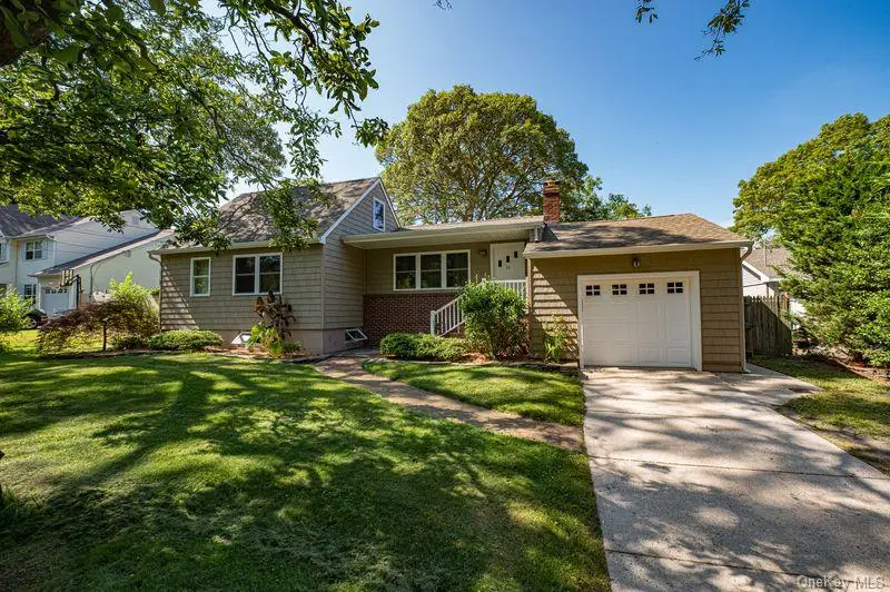 11 Oceanside Drive, Sound Beach, NY 11789 - Image #2