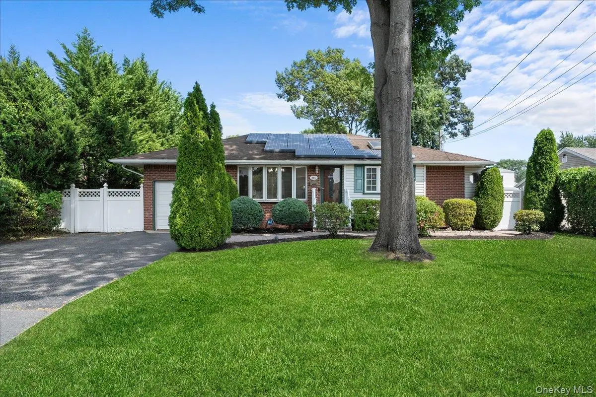 291 W 4th Street, Deer Park, NY 11729 - Image #1