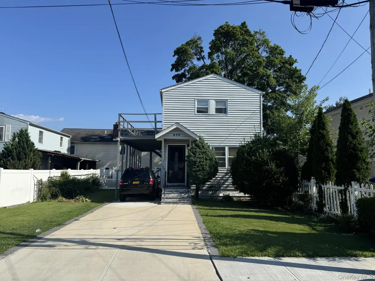 459 Roquette Avenue, Floral Park, NY 11001 - Image #1