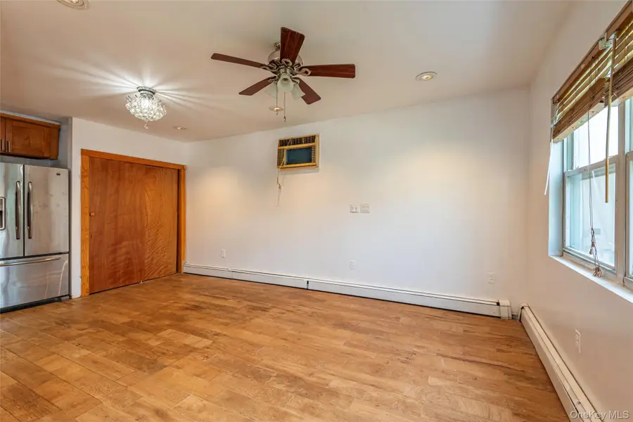 459 Roquette Avenue, Floral Park, NY 11001 - Image #3