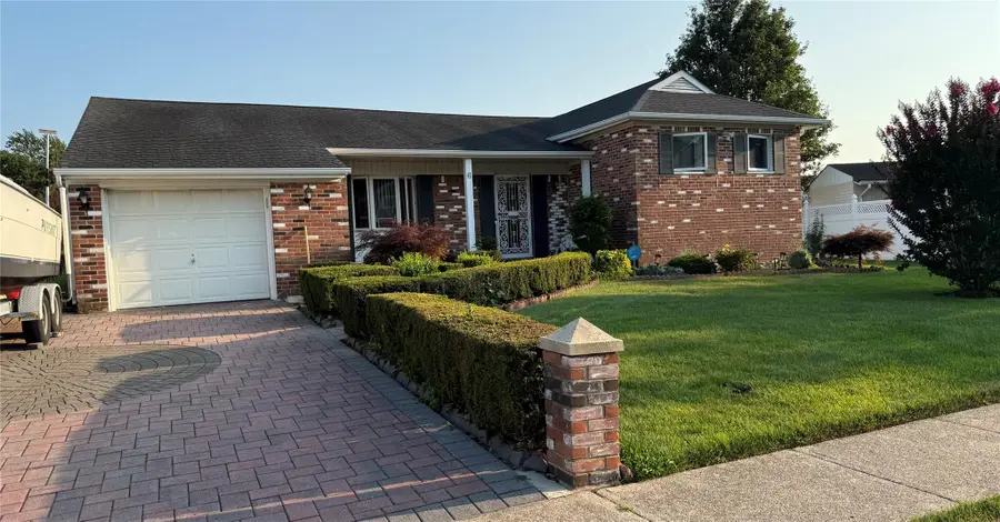 6 Winter Lane, Amityville, NY 11701 - Image #3