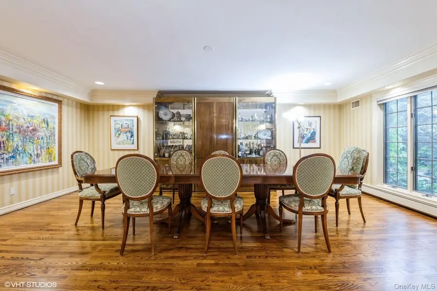 835 Barberry Lane, Woodsburgh, NY 11598 - Image #2