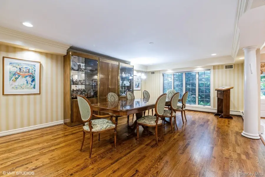 835 Barberry Lane, Woodsburgh, NY 11598 - Image #3