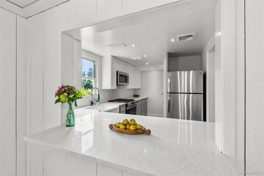 3 Bridge Road, Setauket, NY 11733 - Image #3