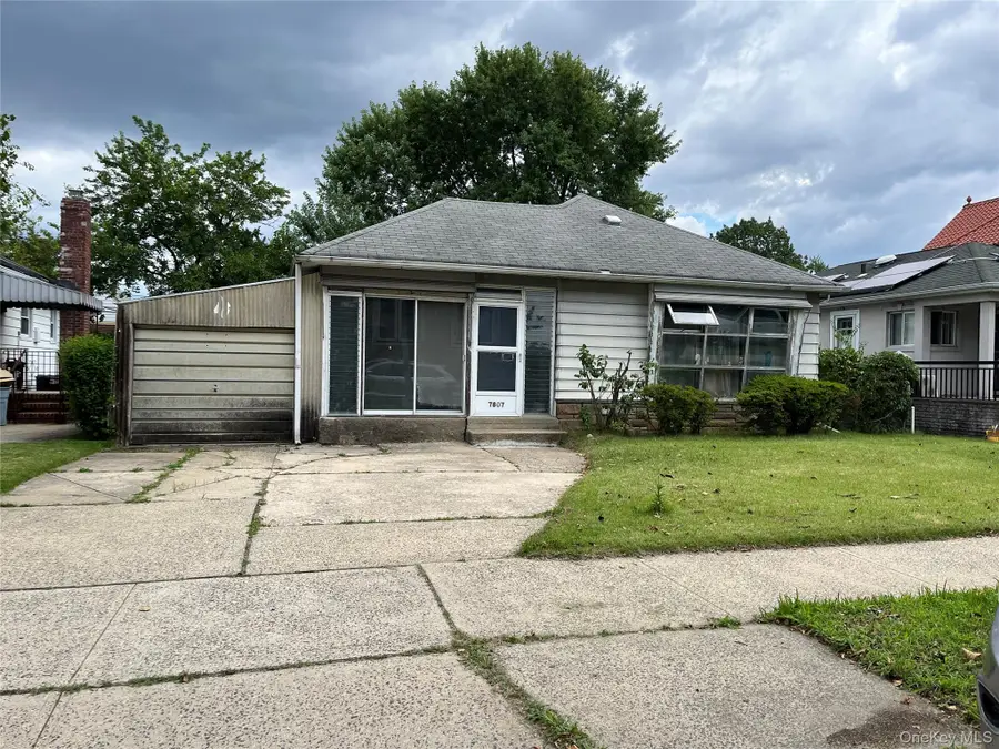 78-07 264 Street, Floral Park, NY 11004 - Image #2