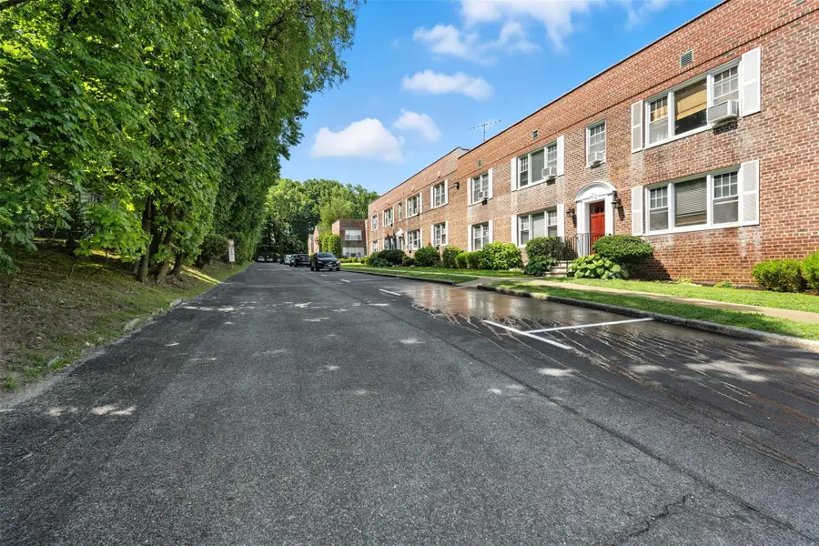 14 Soundview Avenue #8, White Plains, NY 10606 - Image #3