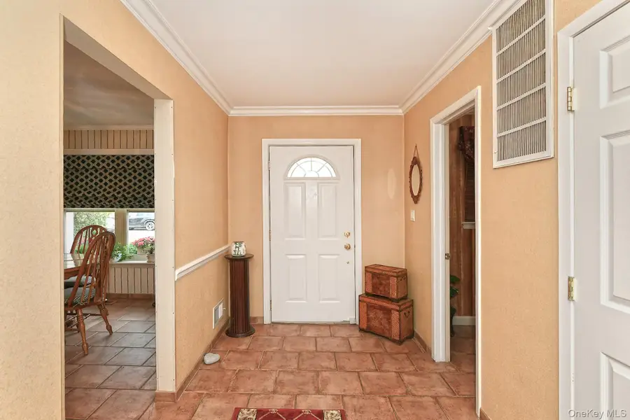 226 Oakview Avenue, Oceanside, NY 11572 - Image #2