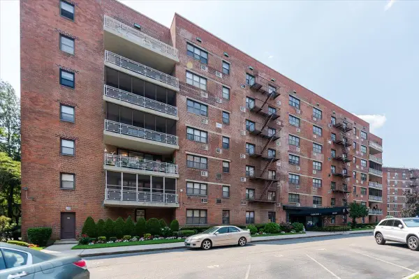 88-25 155 Avenue #3D, Howard Beach, NY 11414