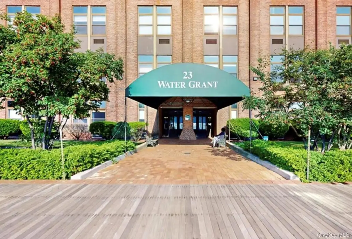 23 Water Grant Street #10 E, Yonkers, NY 10701 - Image #1