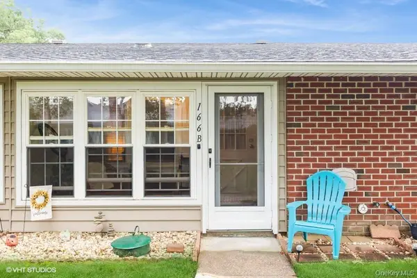 166 Ventry Court #B, Ridge, NY 11961