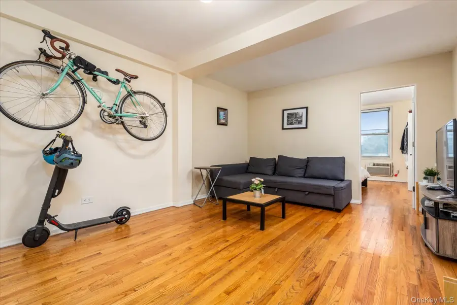 60-11 Broadway #3L, Woodside, NY 11377 - Image #2