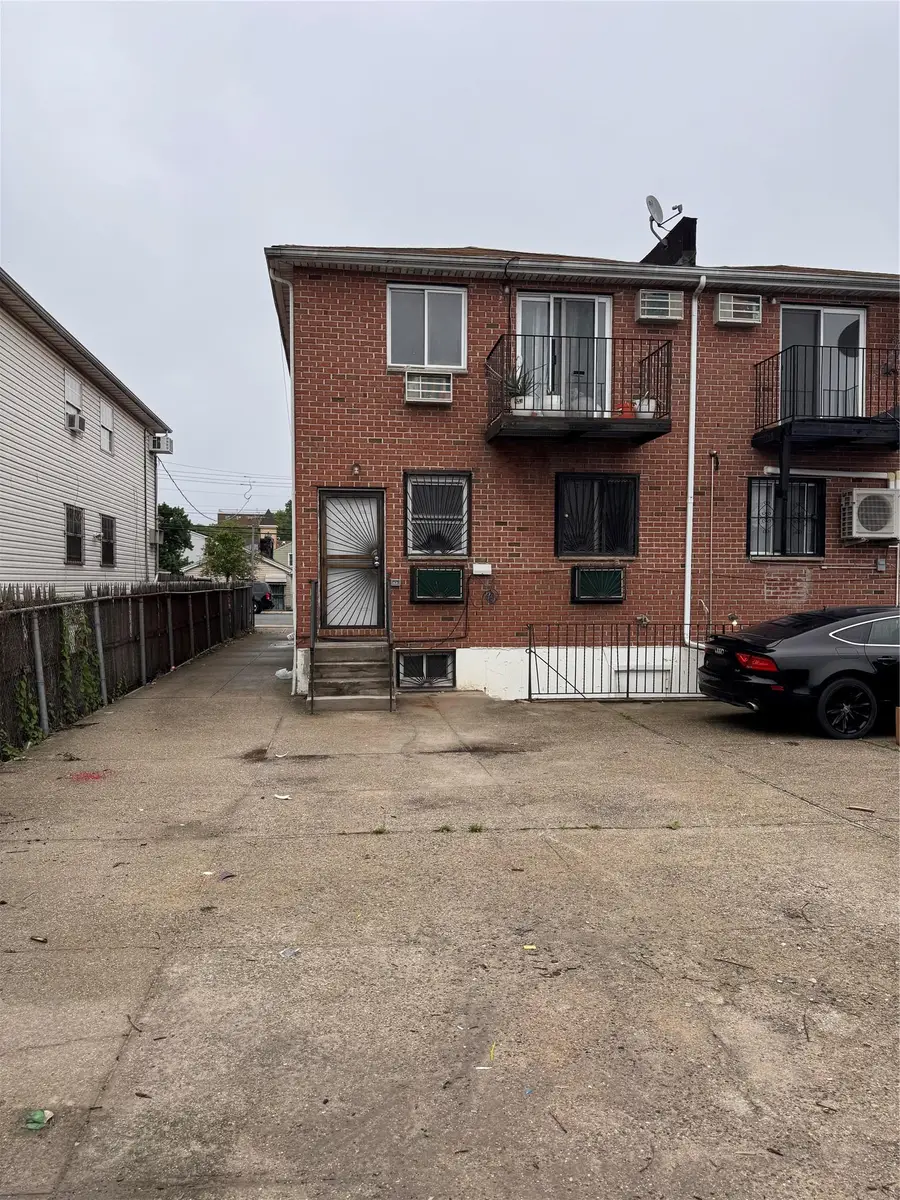 864 Euclid Avenue, Brooklyn, NY 11208 - Image #2