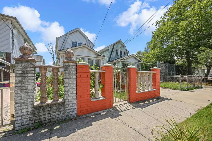 13814 111th Avenue, Jamaica, NY 11435 - Image #2