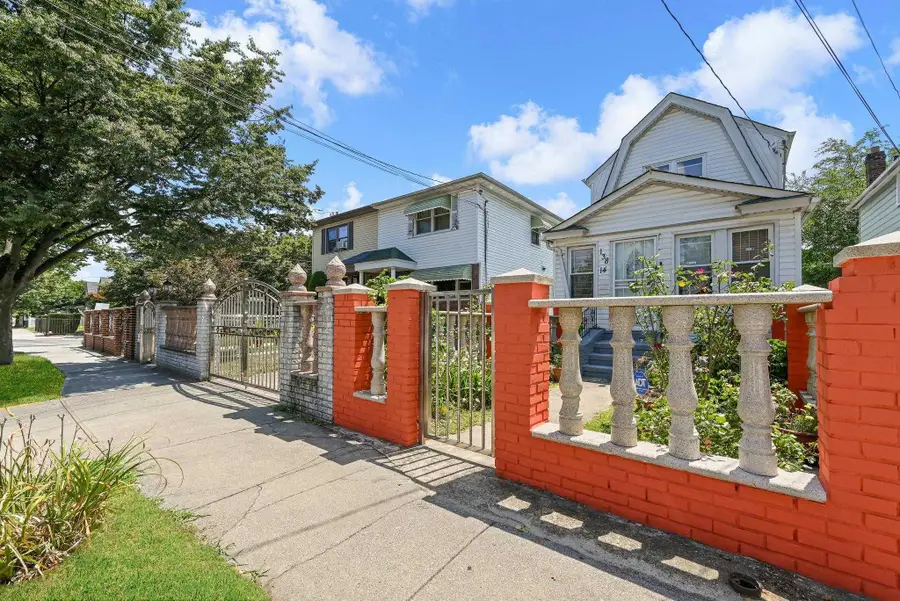 13814 111th Avenue, Jamaica, NY 11435 - Image #3