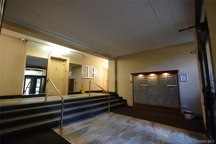 83-52 Talbot Street #5C, Kew Gardens, NY 11415 - Image #3