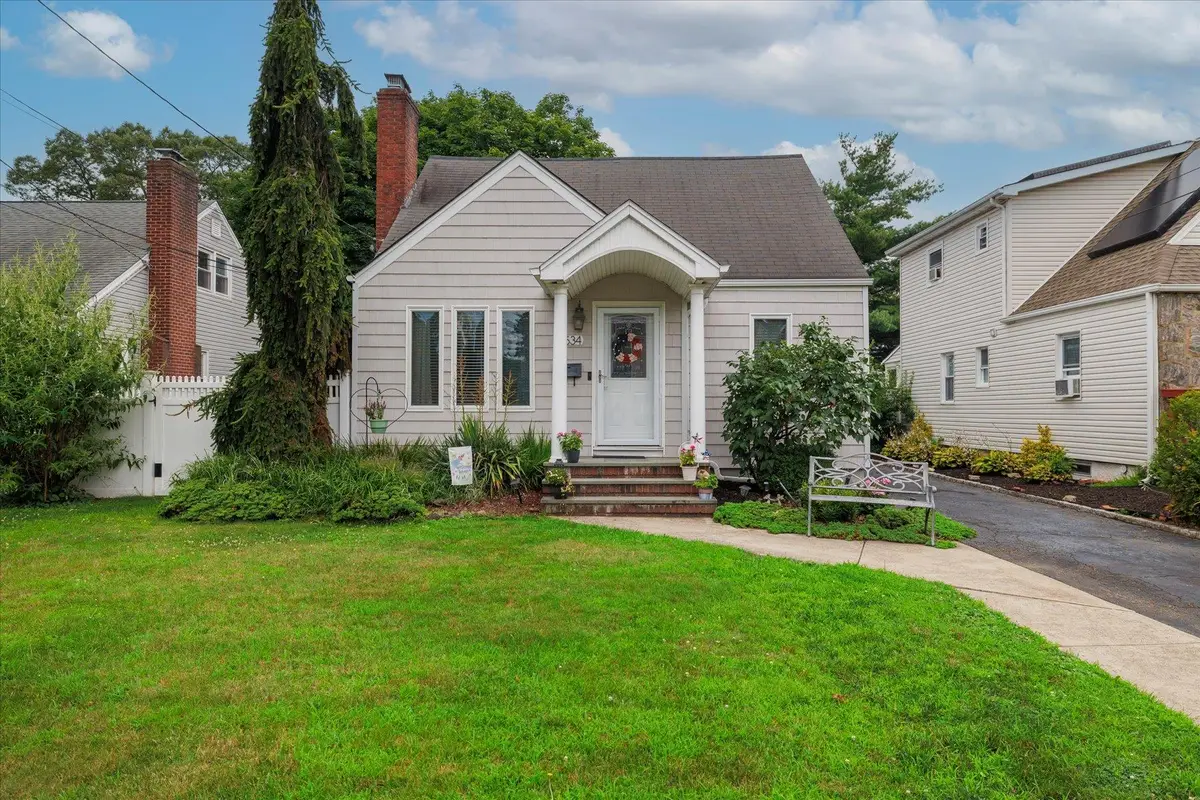 2534 Yorktown Street, Oceanside, NY 11572 - Image #1