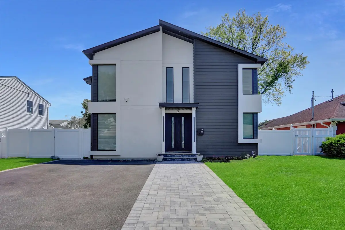 7 Wendell Street, Plainview, NY 11803 - #1