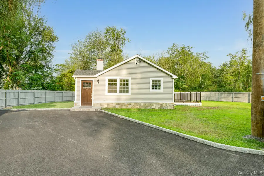 3167 Lincoln Drive, Mohegan Lake, NY 10547 - Image #2