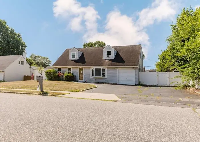 42 Clymer Street, Port Jefferson Station, NY 11776 - Image #2