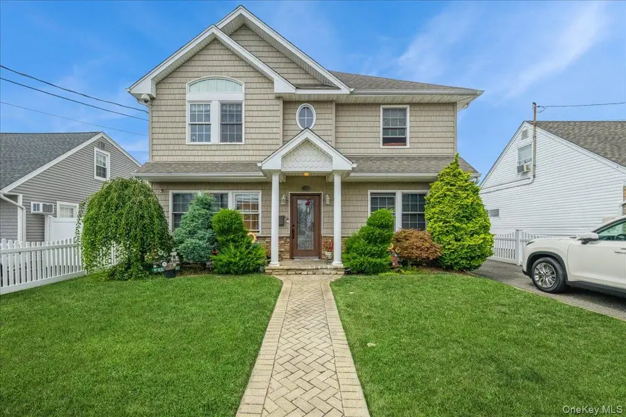 732 Sunrise Avenue, Bellmore, NY 11710 - Image #2