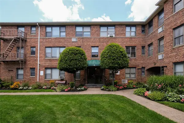 320 Atlantic Avenue #B4, East Rockaway, NY 11518