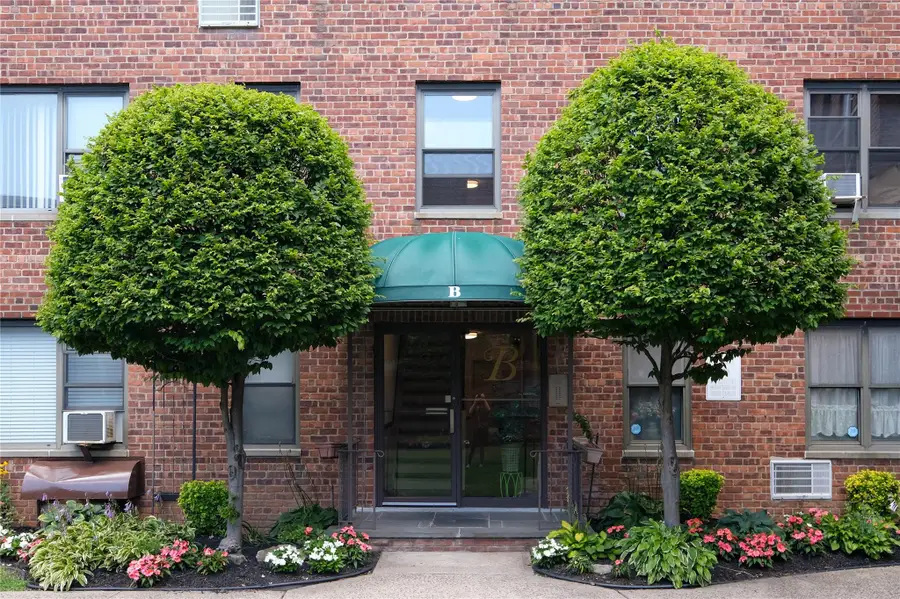 320 Atlantic Avenue #B4, East Rockaway, NY 11518 - Image #2