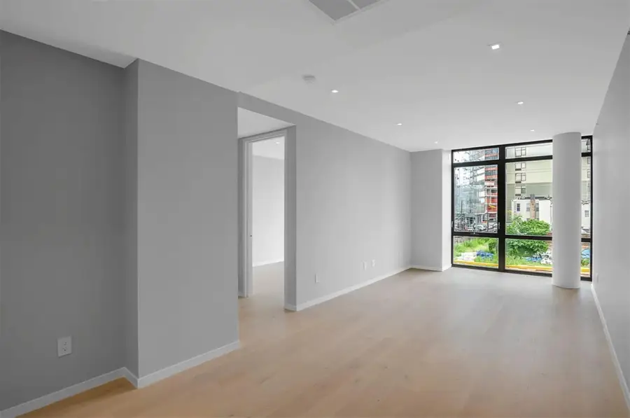 2412 42nd Road #3E, Long Island City, NY 11101 - Image #2