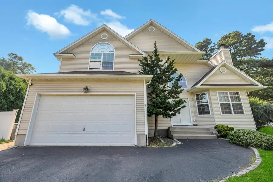 17 Mercer Street, Port Jefferson Station, NY 11776 - Image #3