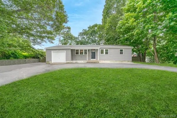 34 Pinetop Drive, Shirley, NY 11967