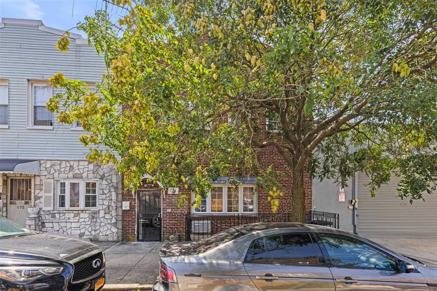 976 Sackett Avenue, Bronx, NY 10462 - Image #2