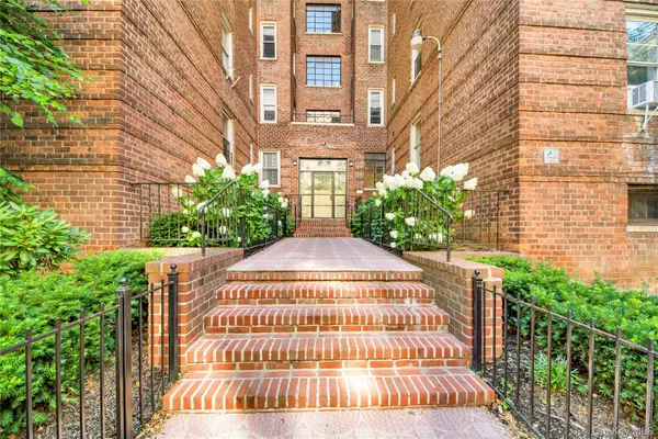 2080 Barnes Avenue #3H, Bronx, NY 10462