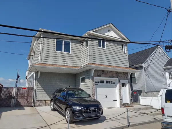 10 James Street S, East Rockaway, NY 11518