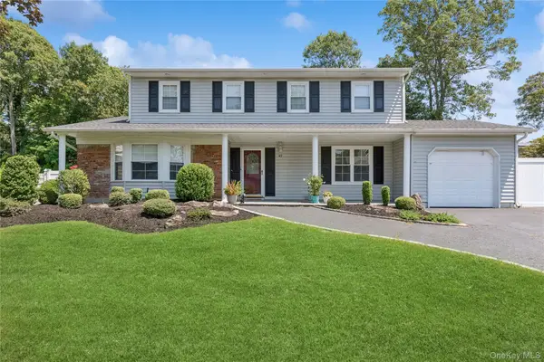 42 Morris Avenue, Lake Grove, NY 11755