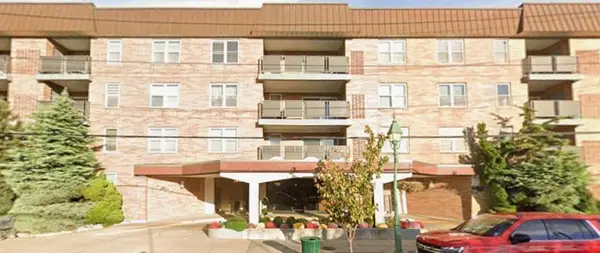360 Central Avenue #331, Lawrence, NY 11559