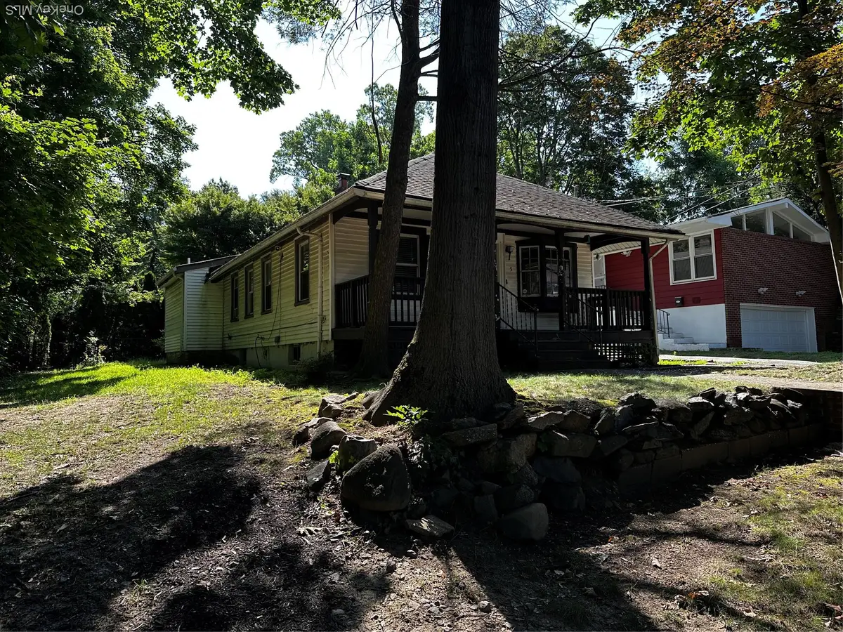 5 Spring Lane, Great Neck, NY 11024 - Image #1