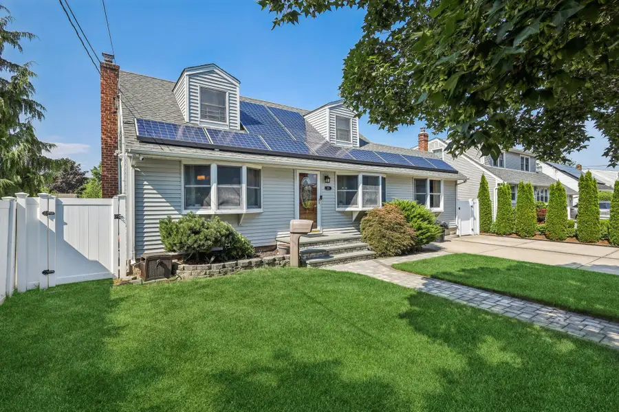 223 N Beech Street, Massapequa, NY 11758 - Image #3