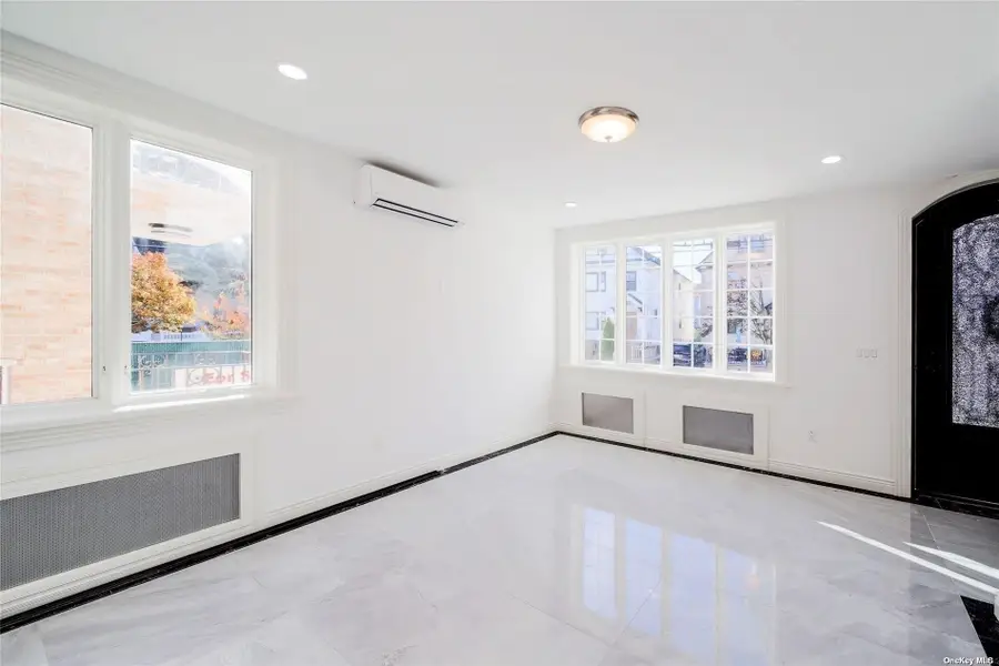 715 College Place, College Point, NY 11356 - Image #3