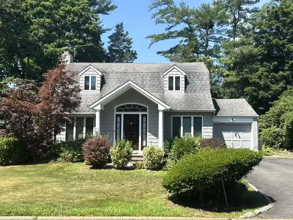 95 Oakdale Lane, East Hills, NY 11577