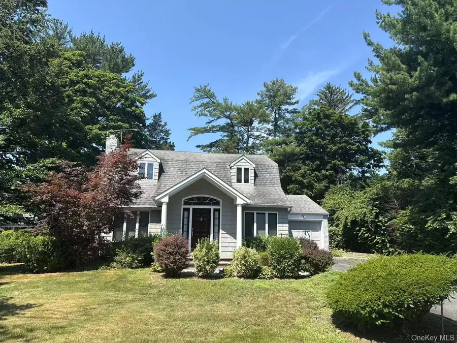 95 Oakdale Lane, East Hills, NY 11577 - Image #3