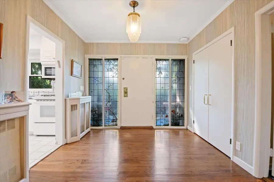 235 Ocean Avenue, Lawrence, NY 11559 - Image #2