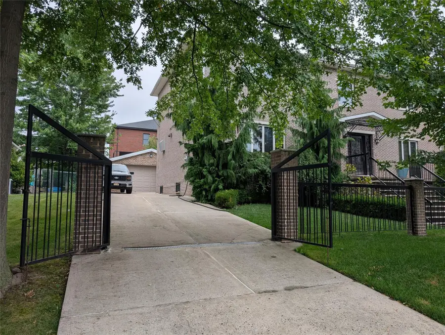 15 Lenzie Street, Staten Island, NY 10312 - Image #2