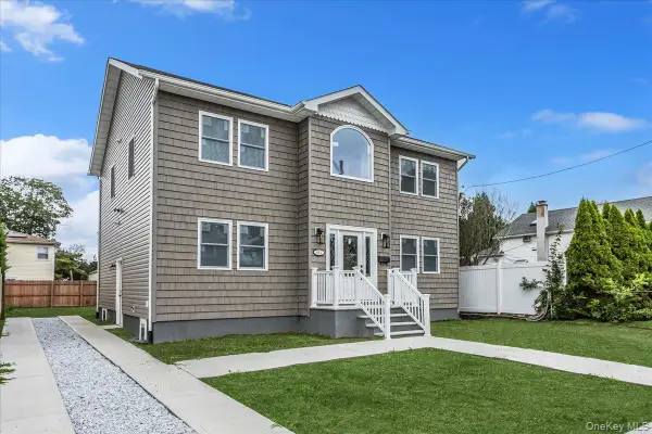 664 Clinton Avenue, Uniondale, NY 11553