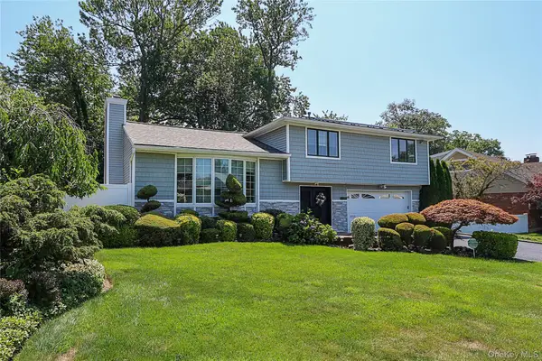 64 Hamilton Drive, Roslyn, NY 11576