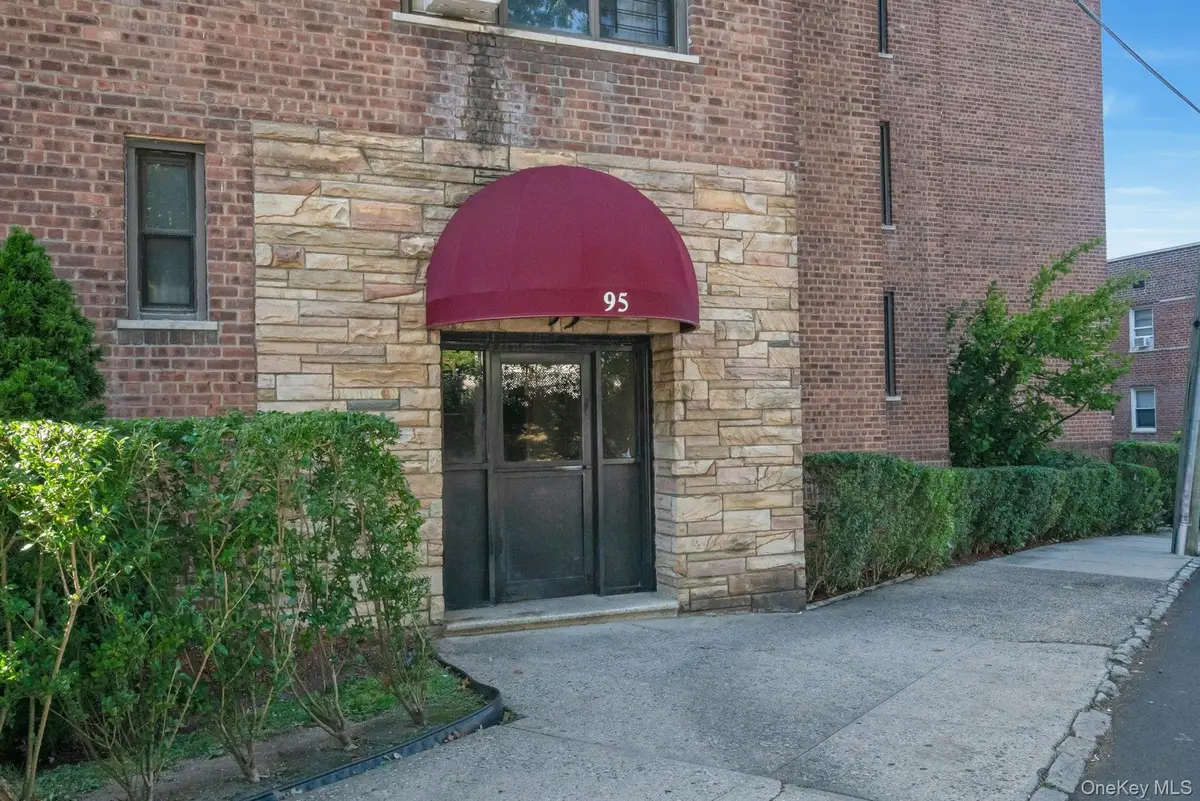 95 Sedgwick Avenue #1G, Yonkers, NY 10705 - Image #1