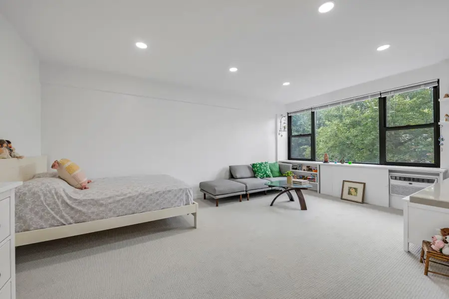 15 Hillpark Avenue #2-O, Great Neck, NY 11021 - Image #3