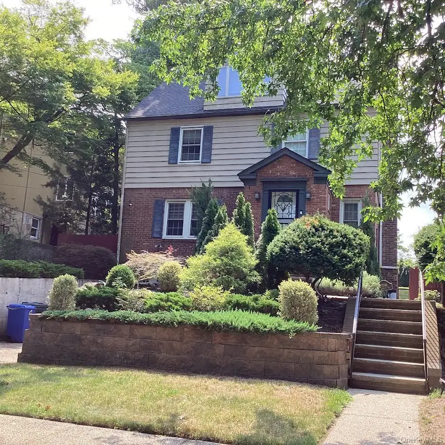 19346 Mclaughlin Avenue, Hollis, NY 11423 - Image #2